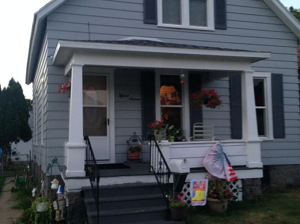 homes for sale in menominee mi