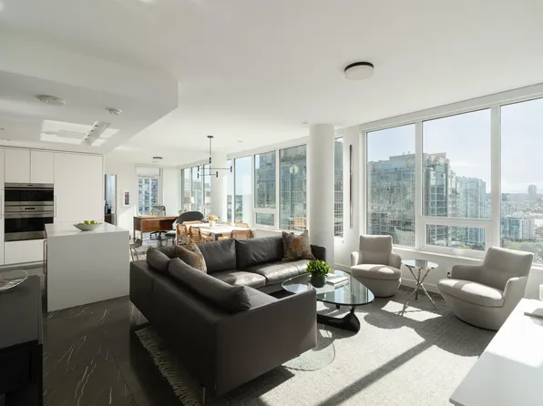 885 Cambie St #2004, Vancouver, BC V6B 0R6
