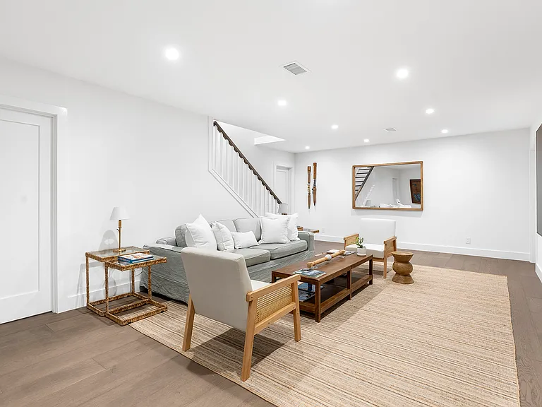 9 Kings Ln — Photo 32