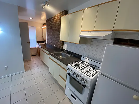 Rented by 9300 Realty, Inc. | media 34