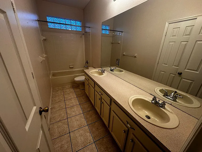 1363 Glenwick Dr — Photo 11