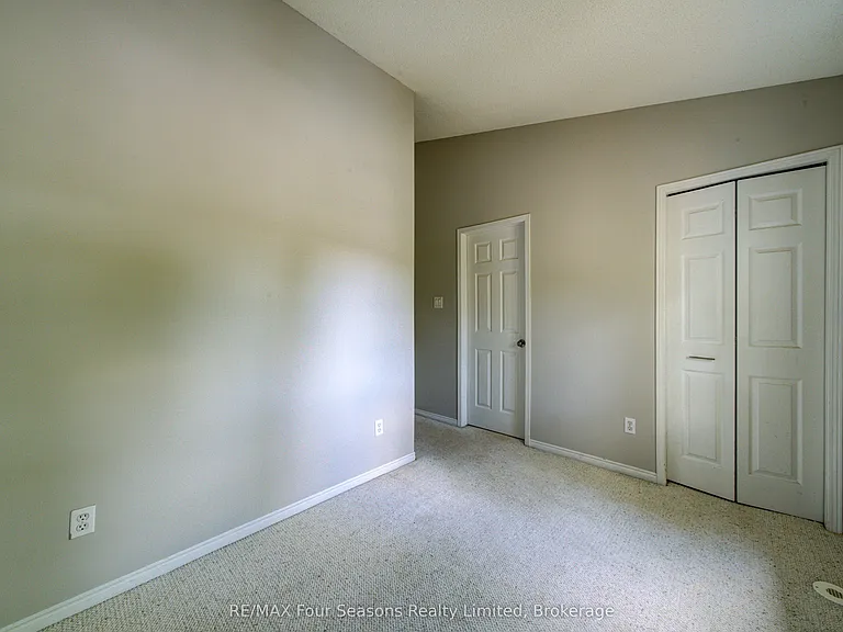 5 Harbour St E #1 — Photo 25