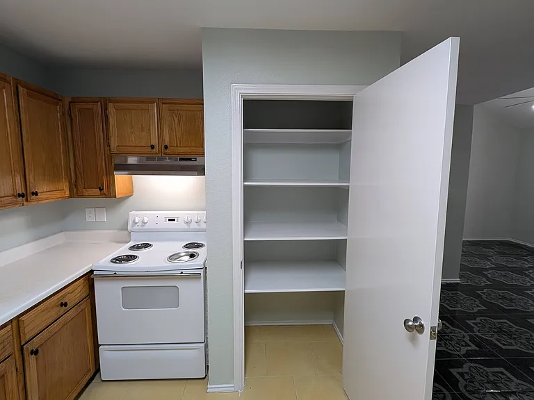 1003 Market St #4 — Photo 6