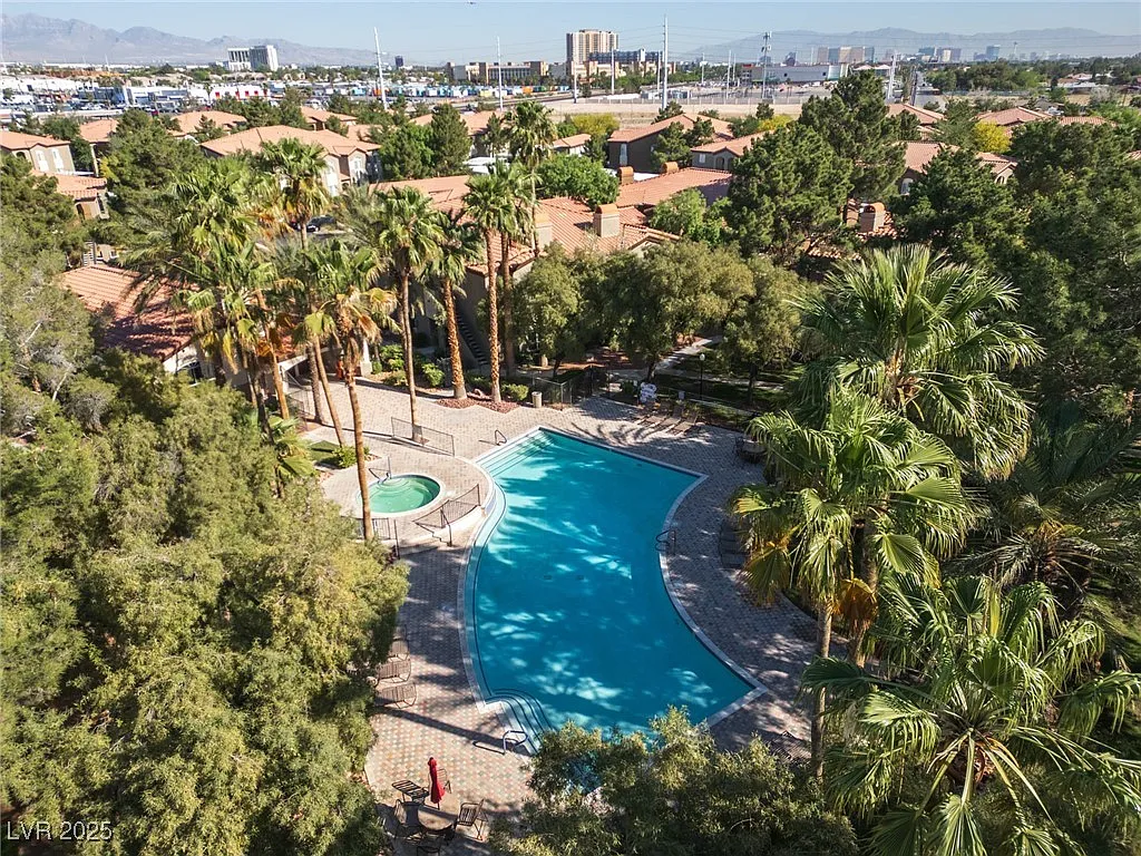 1 bed, 853 sqft, $1,400 — Photo 1