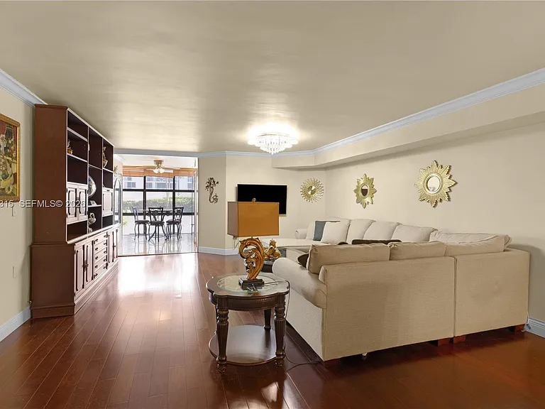 6423 Collins Ave #703 — Photo 12