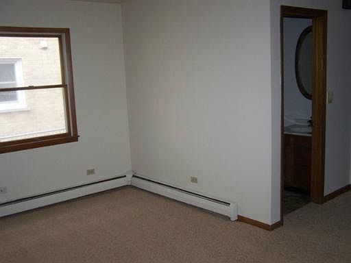 2nd image of 901 N Graceland Ave