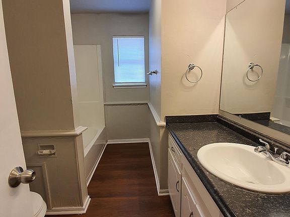 5th image of 800 Fontana Ln