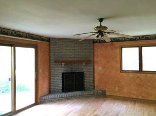 10835 Miller Ln, Machesney Park, IL 61115