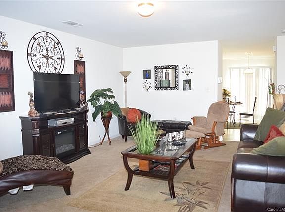 2nd image of 904 Cassidy Dr