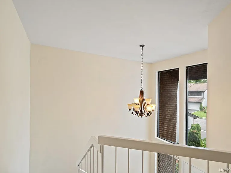 90 Foxwood Dr — Photo 18