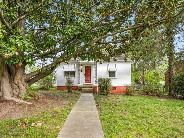 402 Kernodle Dr, Burlington, NC 27215