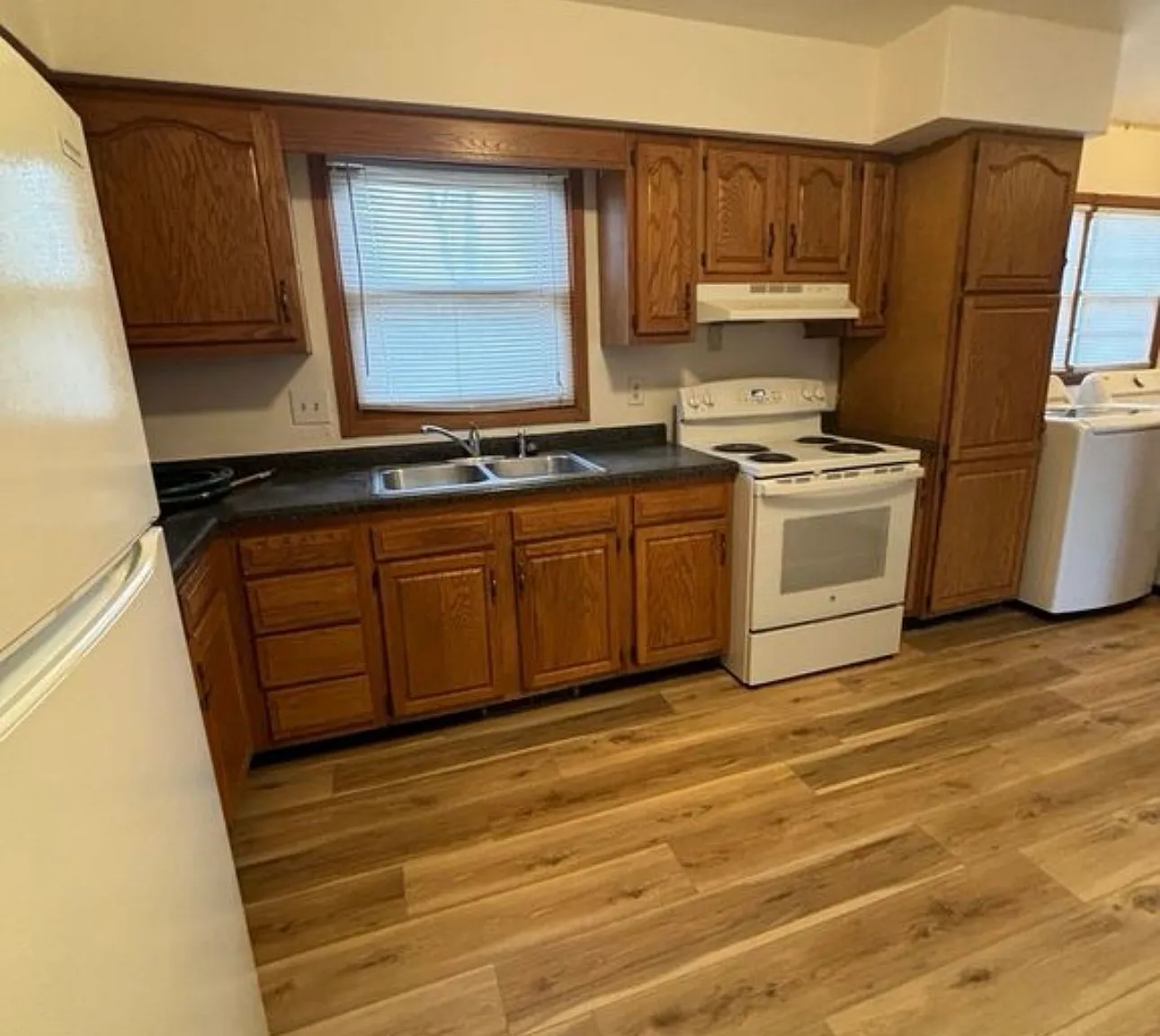 2 bed, 960 sqft, $875 — Photo 2