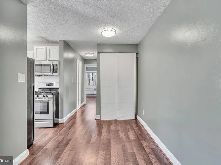 2237 Farrington Ave #203 — Photo 6