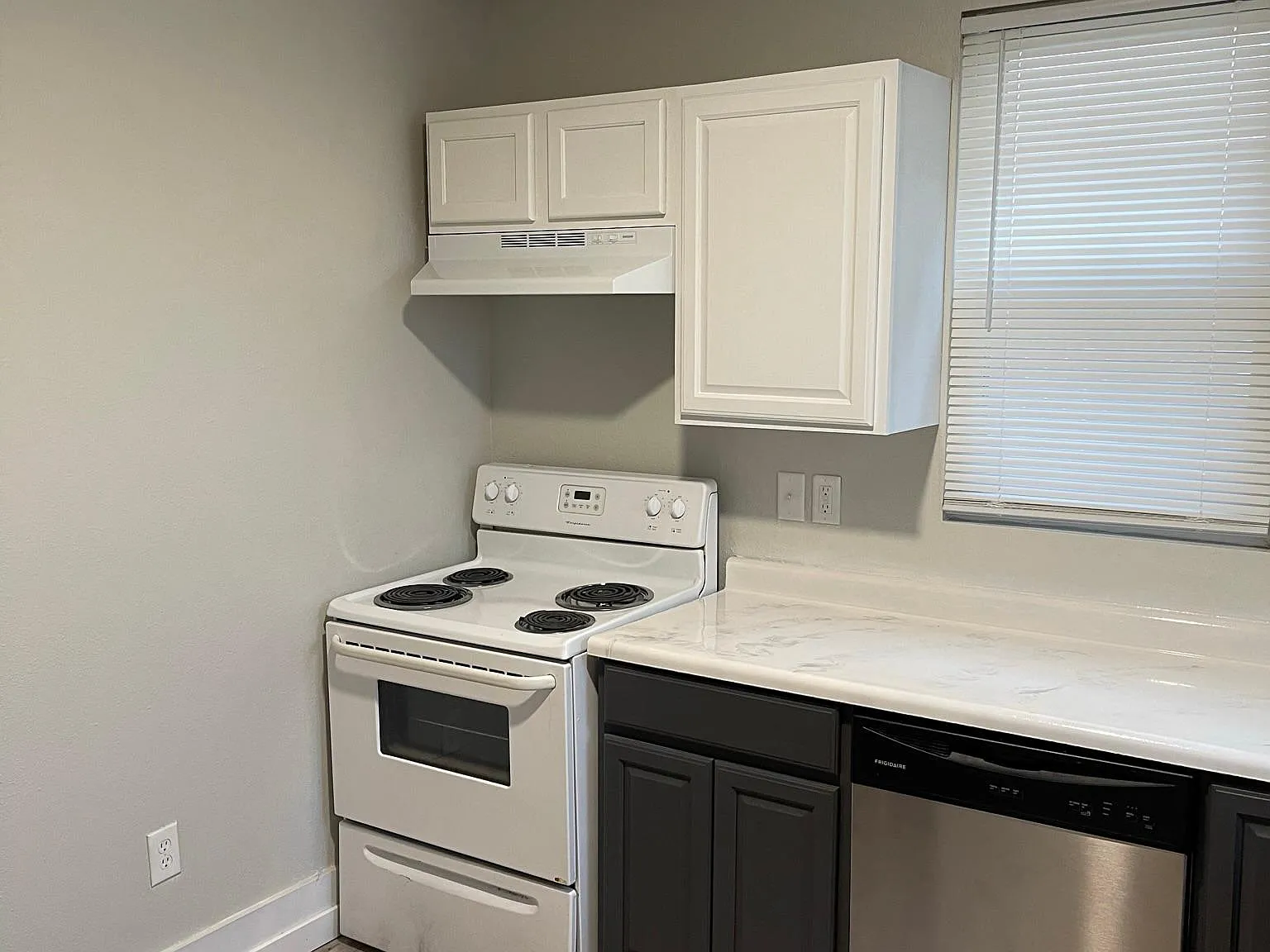 6 bed, 2001 sqft, $4,984 — Photo 3
