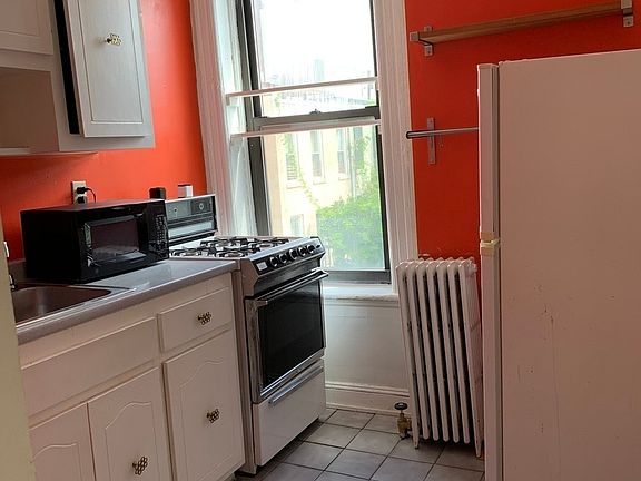 2nd image of 197 7th Ave #3F