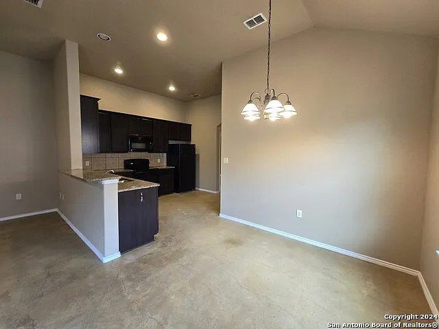 1084 Carolyn Cv — Photo 5