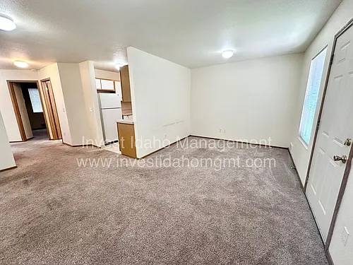1682 Barlow Photo 1
