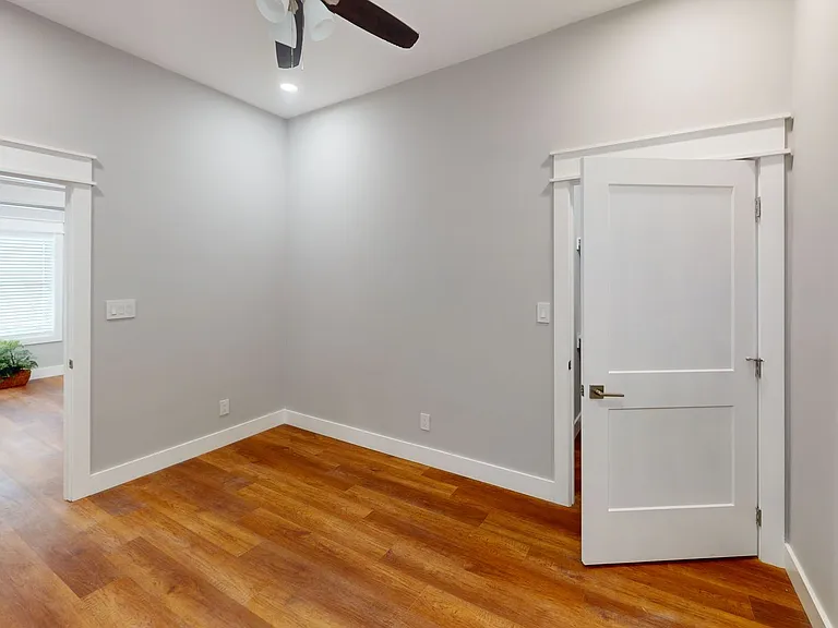 1310 Forest Ave — Photo 13