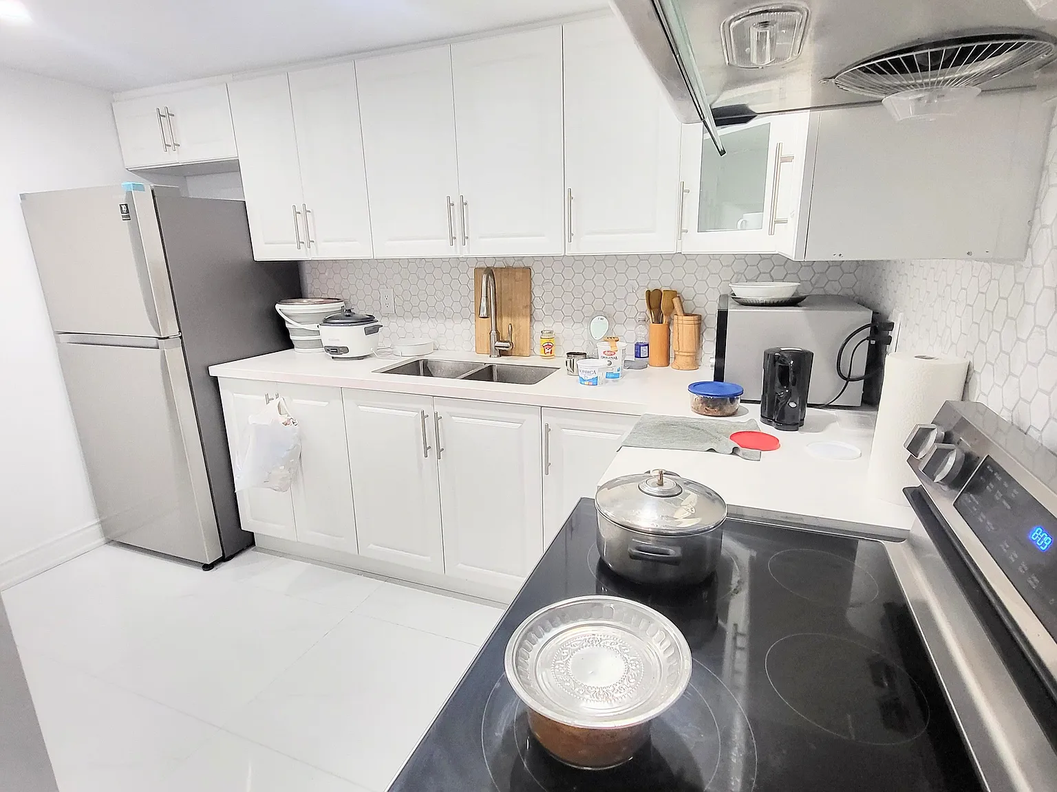 2 bed, $1,600 — Photo 3