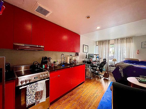 4th image of 954 Bergen St APT 1B