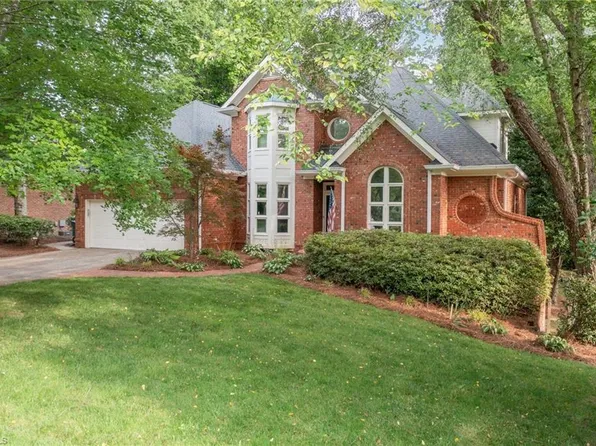 1000 Brookmeade Dr, Winston Salem, NC 27106