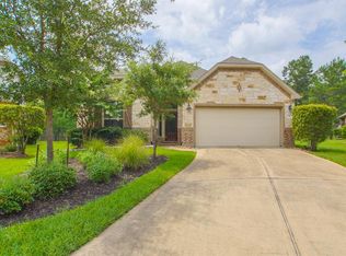 2 Arrowfeather Pl, The Woodlands, TX 77389