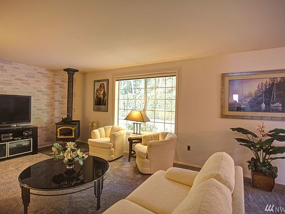 5th image of 3309 45th St #18-A