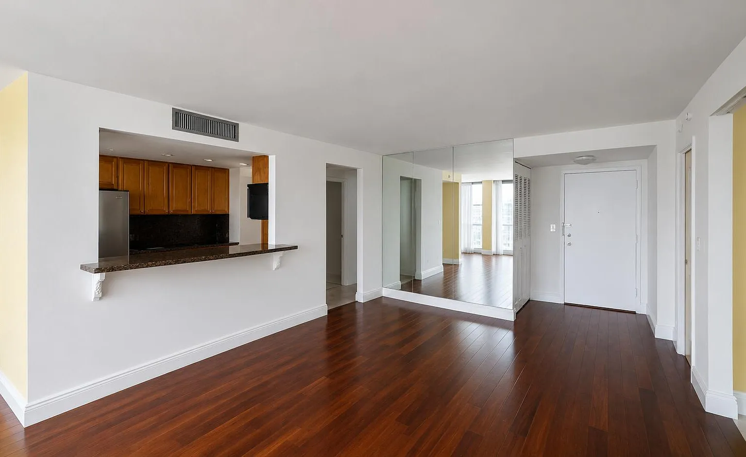 1 bed, 1.5 bath, 938 sqft, $2,500 — Photo 4