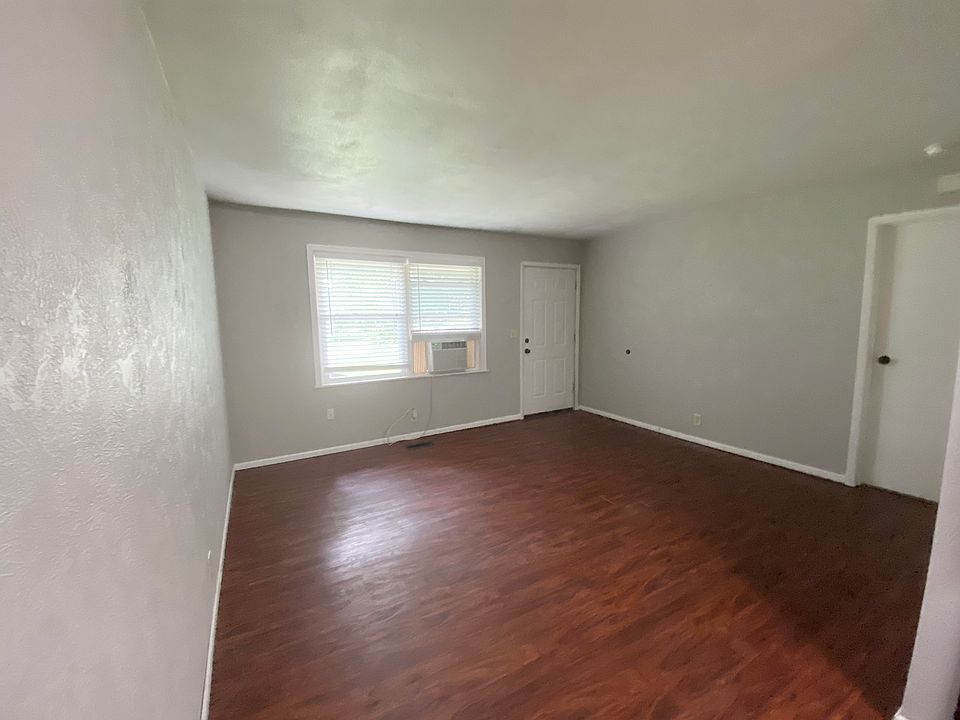 Livingroom from kitchen area