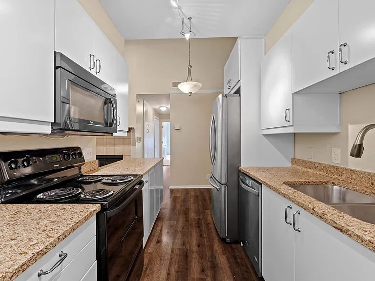 203 E 31st St #311 — Photo 15