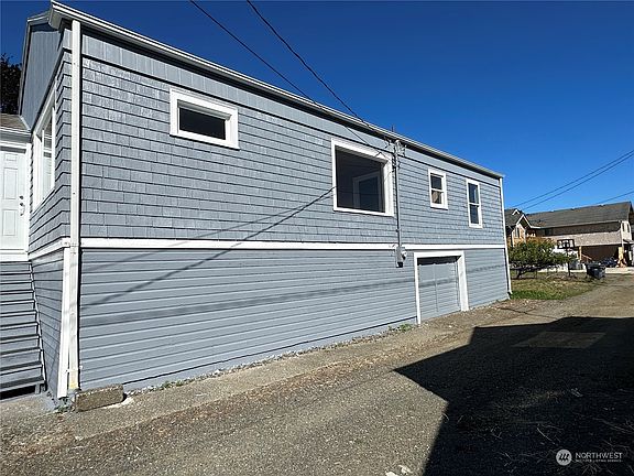 3rd image of 907 Washington Avenue