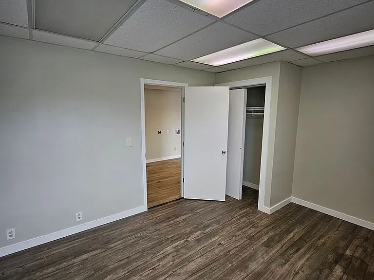 1044 N Eskew Rd — Photo 6