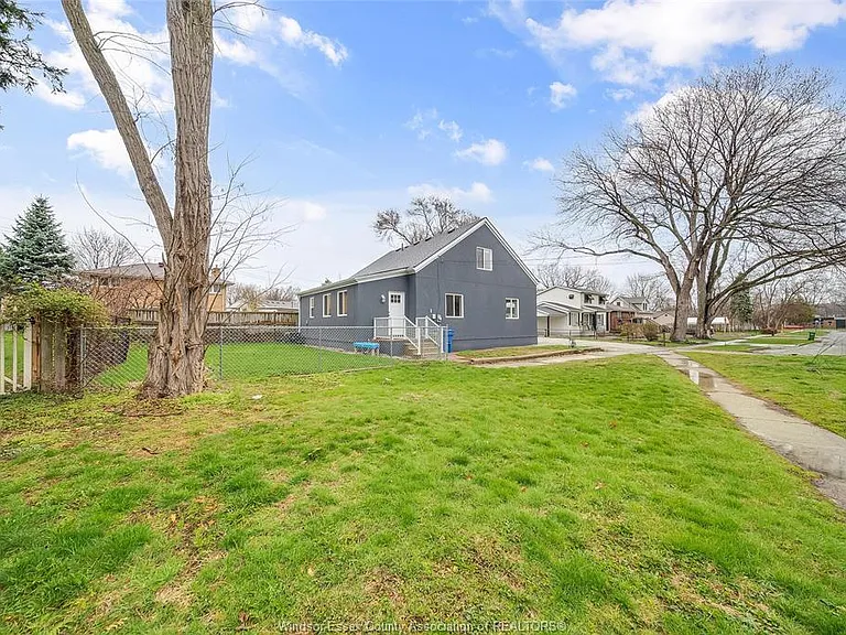 7800 Cecile St — Photo 34