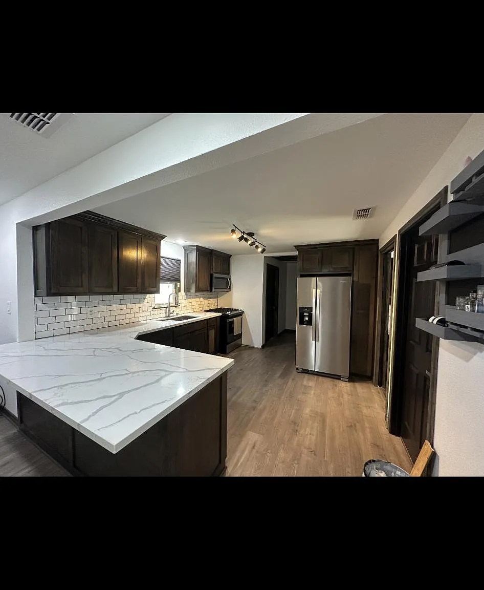 2 bed, 1000 sqft, $1,450 — Photo 2