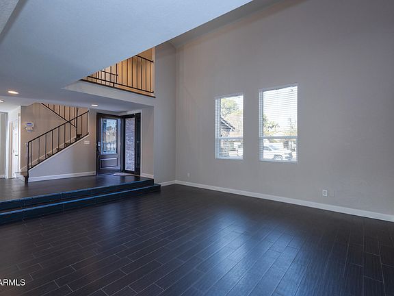 3rd image of 933 E DRIFTWOOD Drive