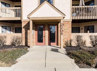 2205 Hedgerow Rd #2205C, Columbus, OH 43220