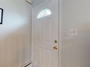 41 Austin St, Valley Stream, NY 11580