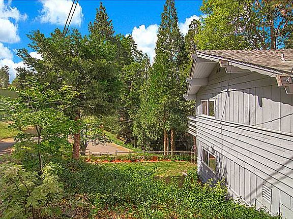 3rd image of 24889 Matterhorn Ct
