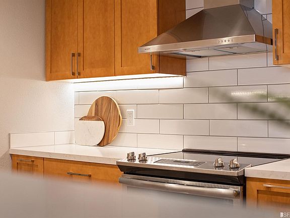 5th image of 360 Guerrero St APT 302