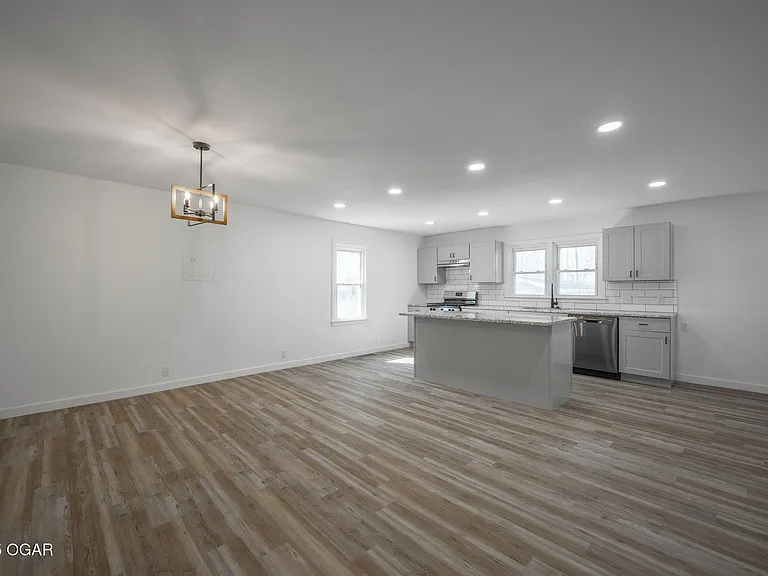 1304 Massachusetts Ave — Photo 2