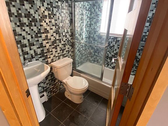 4th image of 3140 Minnehaha Ave #10832580