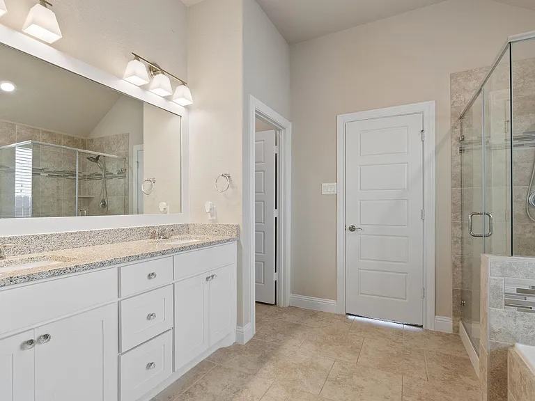 18716 Laurel Hills Dr — Photo 20