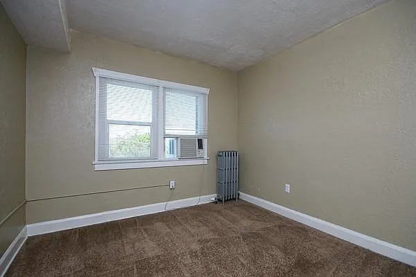 New Broadmoor — Photo 20