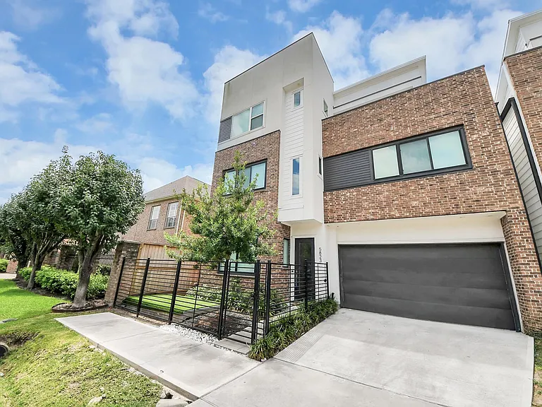 5823 Dolores St — Photo 7