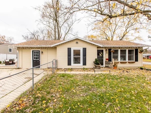 1240 Mount Vernon Dr, Bloomington, IL 61704