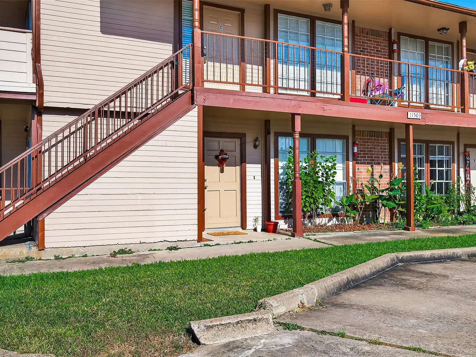 2 bed, 1.0 bath, 1125 sqft, $1,100 — Photo 4