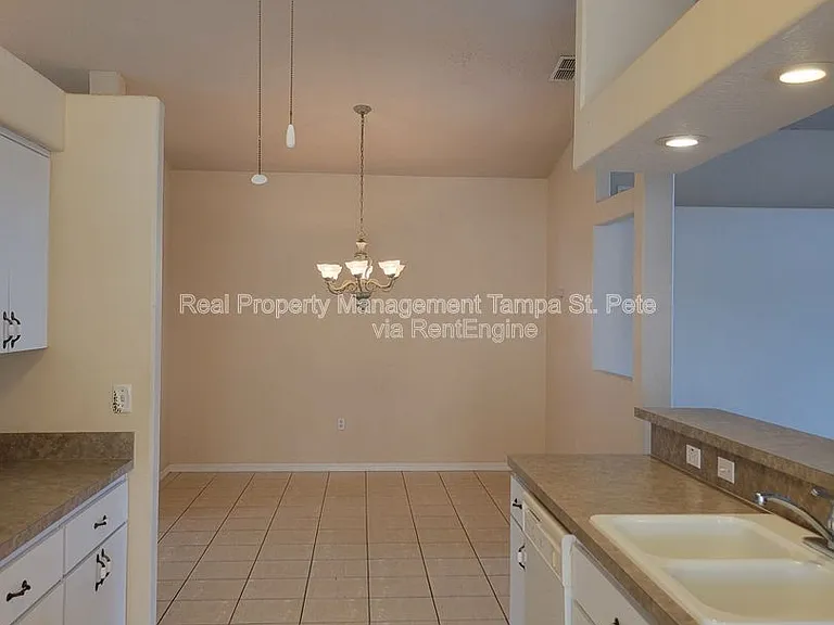 1314 Avonwood Ct — Photo 11
