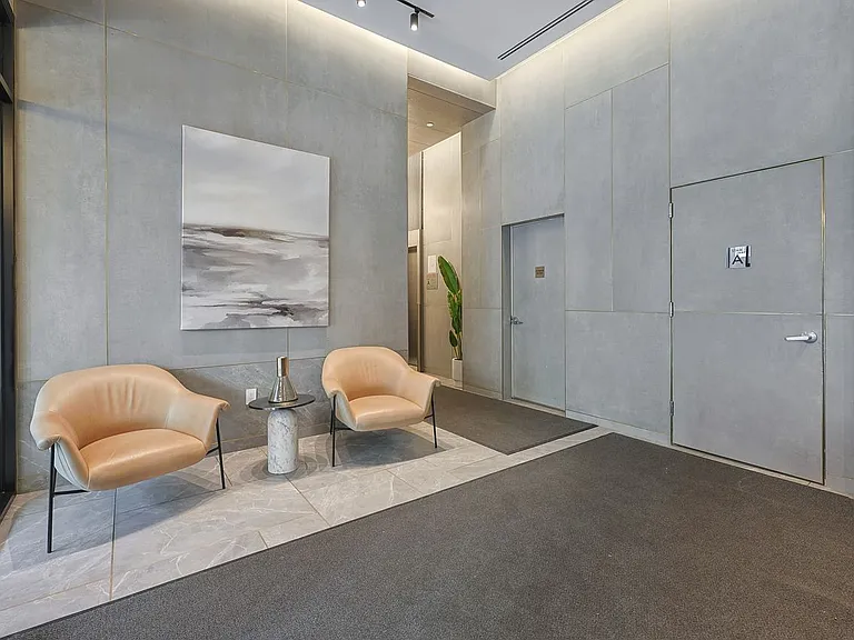 300 W 30th St #4D — Photo 5