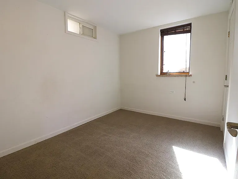 2 bed, 850 sqft, $2,500 — Photo 3