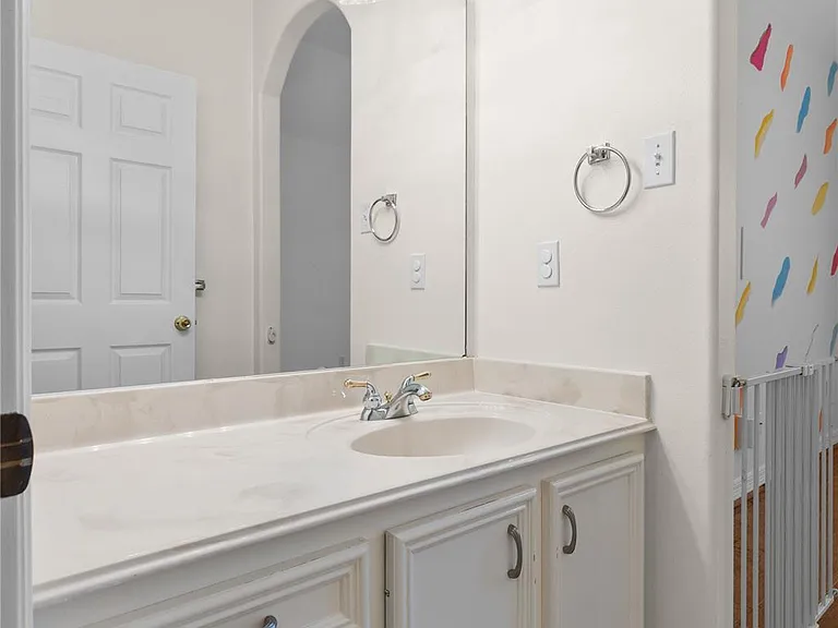 106 Lazy Springs Dr — Photo 28